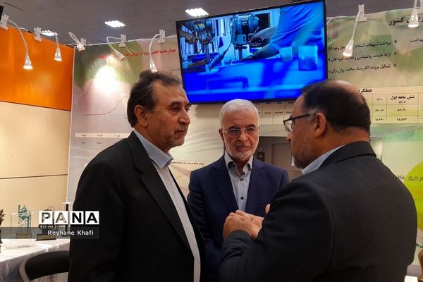 بازدید معاون حقوقی رئیس‌جمهوری از جشنواره کشوری «یاریگران زندگی»