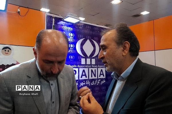 بازدید معاون حقوقی رئیس‌جمهوری از جشنواره کشوری «یاریگران زندگی»