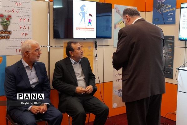 بازدید معاون حقوقی رئیس‌جمهوری از جشنواره کشوری «یاریگران زندگی»