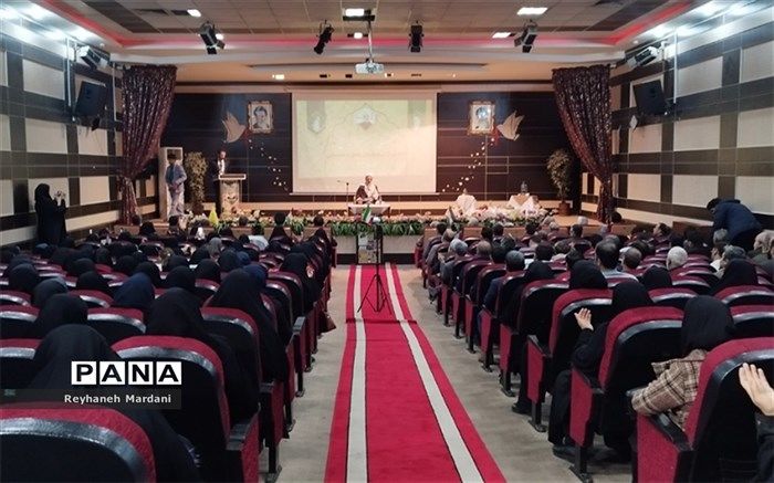 گردهمایی فرهنگیان بمناسبت گرامیداشت شهدا  در کانون فرهنگی و تربیتی شهریار/فیلم