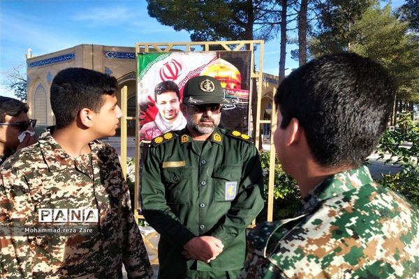 غبارروبی گلزار شهدای آرامگاه شهیدمدرس