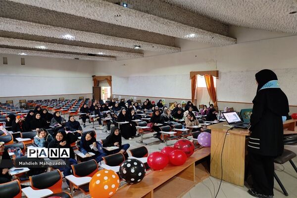 کارگاه آموزش مقدماتی خبرنگاری ویژه دانش‌آموزان ناحیه ۶ مشهد
