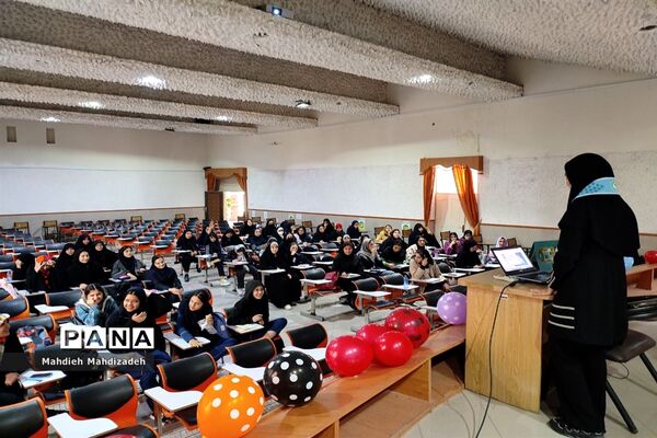 کارگاه آموزش مقدماتی خبرنگاری ویژه دانش‌آموزان ناحیه ۶ مشهد