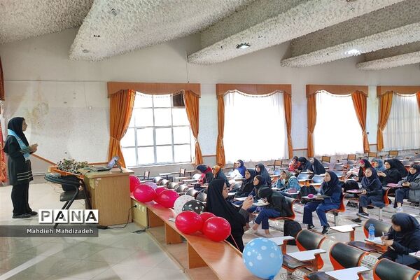 کارگاه آموزش مقدماتی خبرنگاری ویژه دانش‌آموزان ناحیه ۶ مشهد