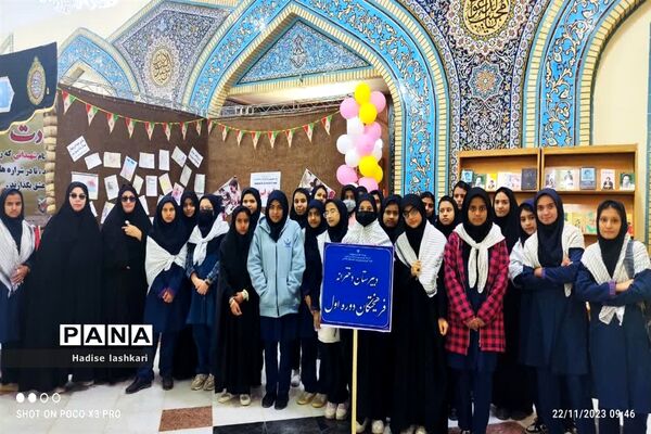 بازدید دانش آموزان دبیرستان فرهیختگان از نمایشگاه ایران مرز پرگهر
