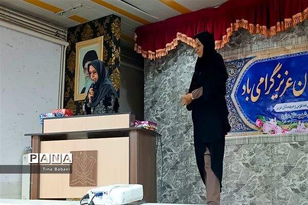 مراسم تقدیر ازمربیان تابستان و دانش‌آموزان فعال در کانون هاجر ساوه
