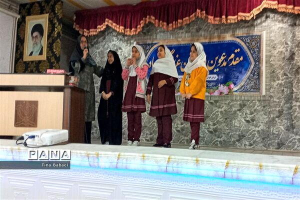 مراسم تقدیر ازمربیان تابستان و دانش‌آموزان فعال در کانون هاجر ساوه
