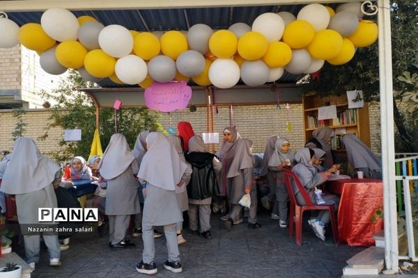 افتتاح کافه کتاب در آموزشگاه دخترانه آیت الله خامنه‌ای  شهرستان پیشوا