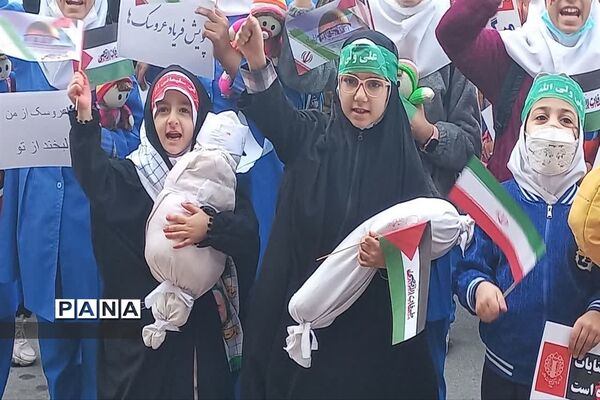 پویش خودجوش دانش‌آموزان دبستان صدیقه ملارد در حمایت از کودکان غزه با فریاد عروسک‌ها