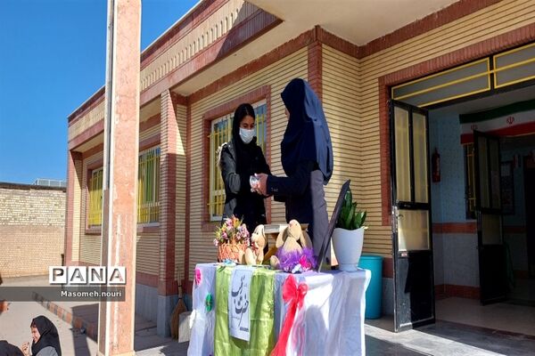 جشن میلاد حضرت زینب(س) در آموزشگاه حضرت مریم(س) شهرستان بام و صفی آباد