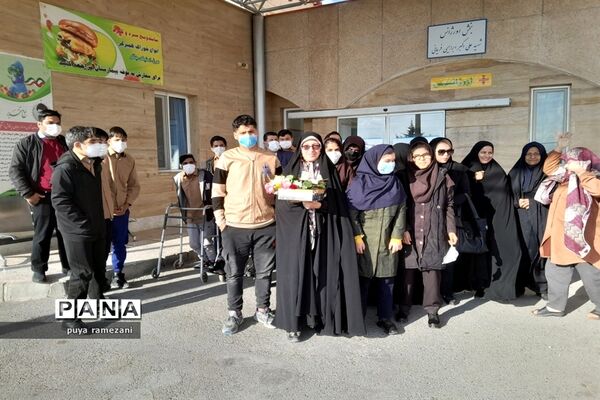 تقدیر از پرستاران به‌مناسبت روز پرستار