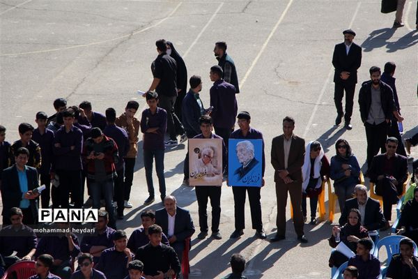 تشییع پیکر زنده‌یاد محمدعلی اسلامی ندوشن در دبیرستان ایرانشهر یزد