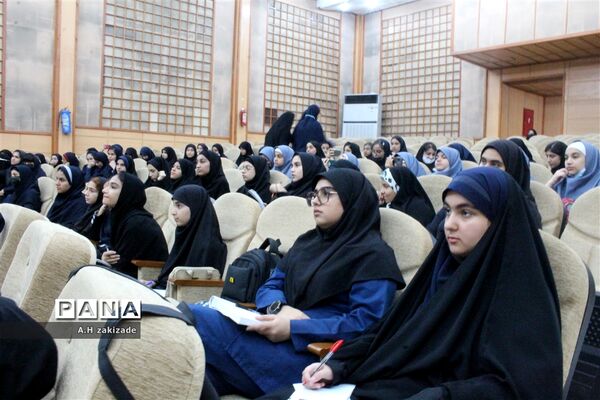 دومین روز آموزش دانش آموز خبرنگاران دختر در اهواز