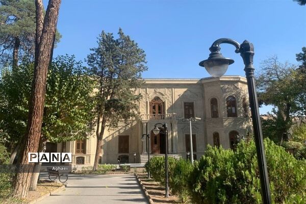 تهران‌گردی دانش‌آموزان رشته علوم انسانی علامه حلی ۵