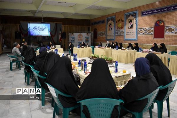 برگزاری جلسه مشترک در دبیرستان شاهد حجاب منطقه ۱۳