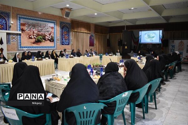 برگزاری جلسه مشترک در دبیرستان شاهد حجاب منطقه ۱۳