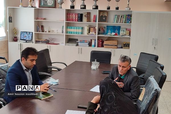 بازدید و ارزیابی کارشناسان آموزش و پرورش رودهن از دبیرستان ابن‌سینا رودهن