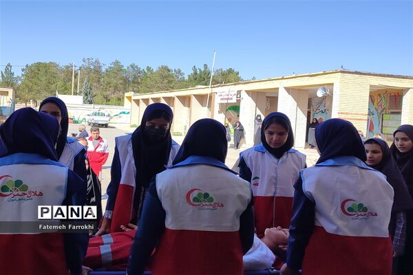 افتتاحیه طرح دادرس در مدارس شهرستان آباده