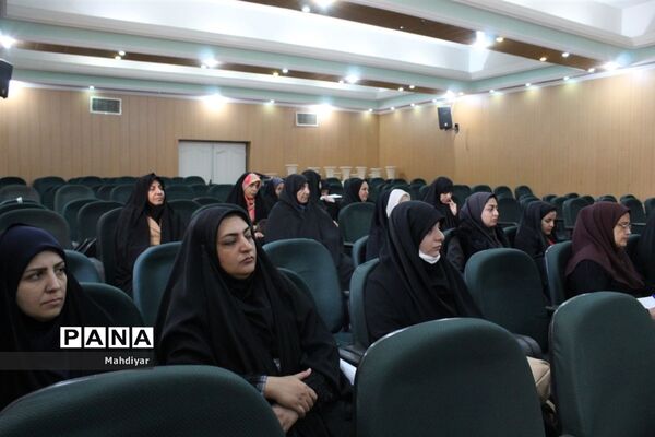 نشست مسائل آسیب‌های اجتماعی در اداره آموزش و پرورش شهر جوادآباد
