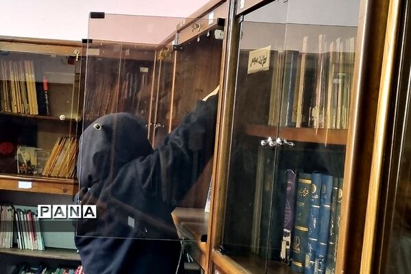نمایشگاه کتاب مهدوی با هدف ترویج فرهنگ کتاب‌خوانی در ناحیه یک شهرری