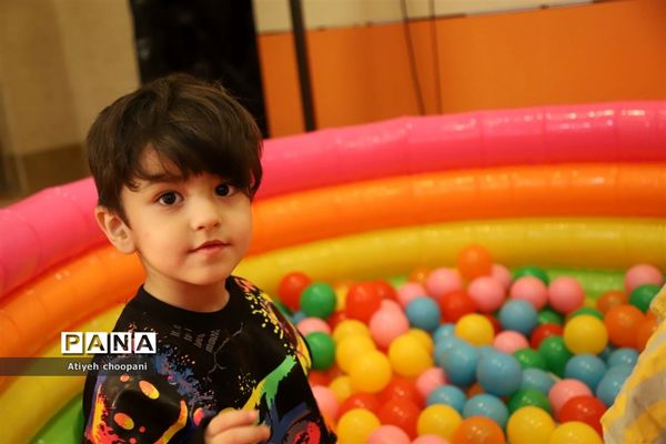 نمایشگاه یاریگران زندگی