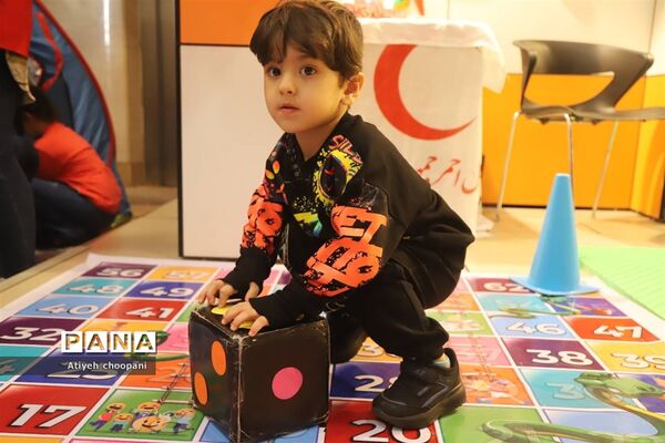 نمایشگاه یاریگران زندگی