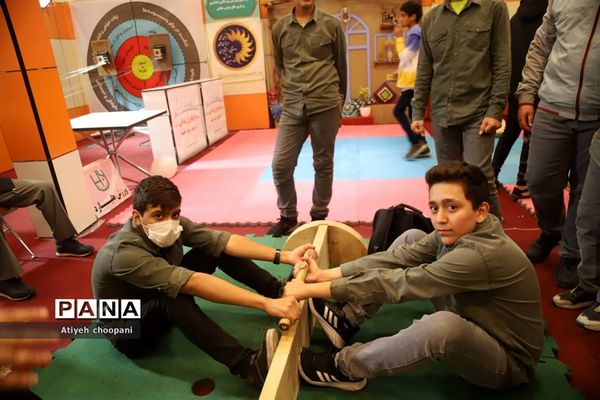 نمایشگاه یاریگران زندگی