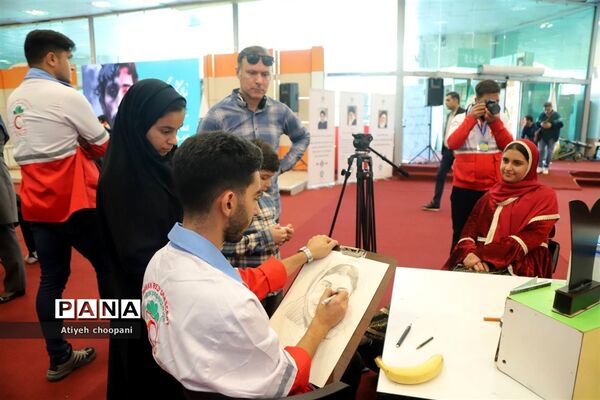 نمایشگاه یاریگران زندگی