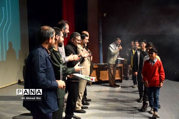 تقدیر از برگزیدگان پنجمین رویداد تولید محتوای دیجیتال بسیج در قم