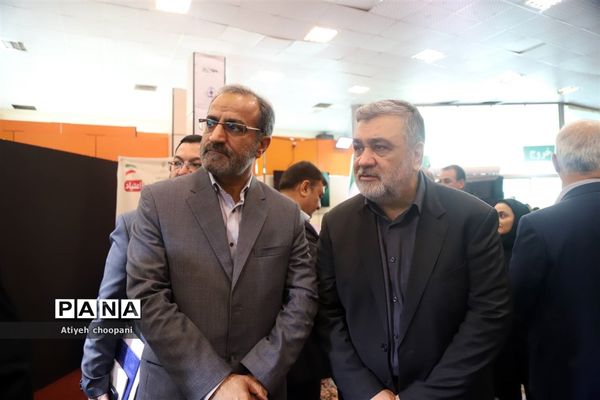 بازدید مشاور عالی رئیس ستادکل نیروهای مسلح از نمایشگاه یاریگران زندگی