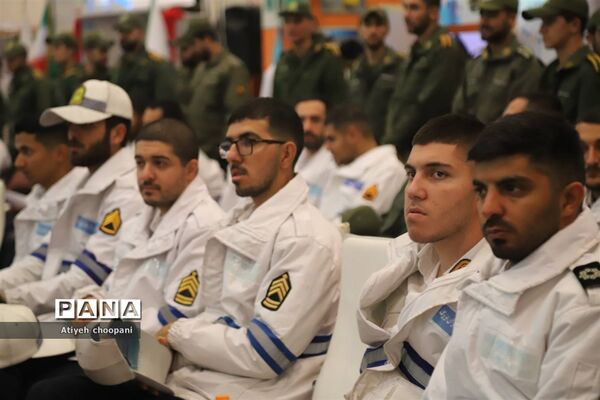 بازدید مشاور عالی رئیس ستادکل نیروهای مسلح از نمایشگاه یاریگران زندگی