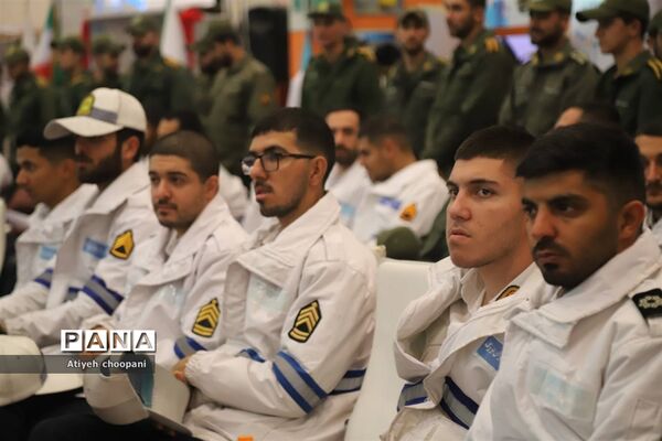 بازدید مشاور عالی رئیس ستادکل نیروهای مسلح از نمایشگاه یاریگران زندگی