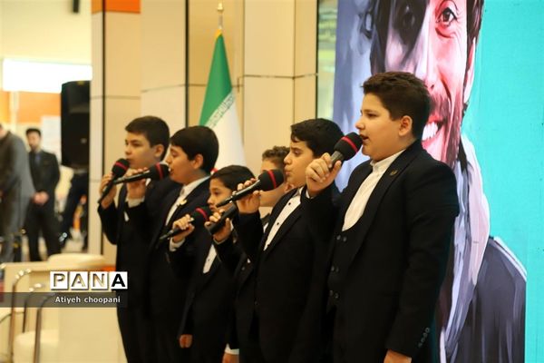 بازدید مشاور عالی رئیس ستادکل نیروهای مسلح از نمایشگاه یاریگران زندگی