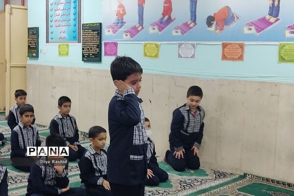 برگزاری مسابقات قرآن و عترت و نماز در مدرسه شاهد خاتم الانبیا شهرستان قرچک