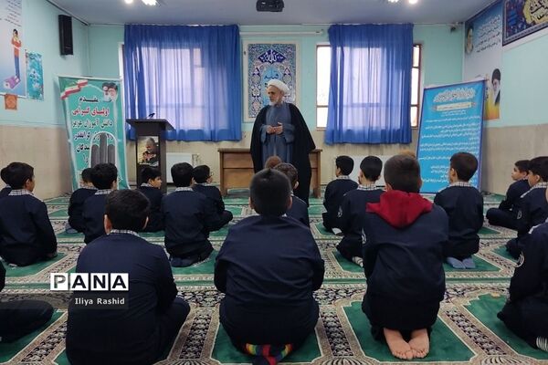 برگزاری مسابقات قرآن و عترت و نماز در مدرسه شاهد خاتم الانبیا شهرستان قرچک