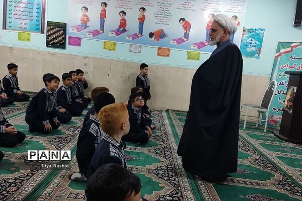 برگزاری مسابقات قرآن و عترت و نماز در مدرسه شاهد خاتم الانبیا شهرستان قرچک