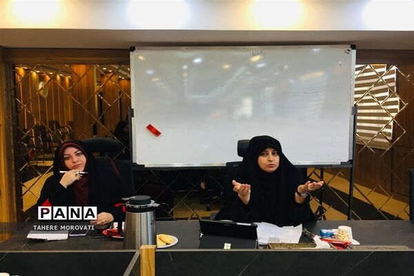 نشست هم‌اندیشی کارشناسان جدیدالانتصاب حوزه مشاوره آموزش و پرورش شهرستان‌های تهران