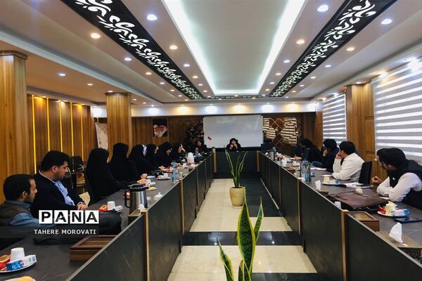 نشست هم‌اندیشی کارشناسان جدیدالانتصاب حوزه مشاوره آموزش و پرورش شهرستان‌های تهران