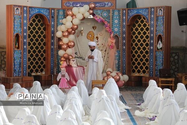 برگزاری جشن تکلیف دانش‌آموزان دبستان ام البنین یک در امامزاده عبدالله(ع) شهرری