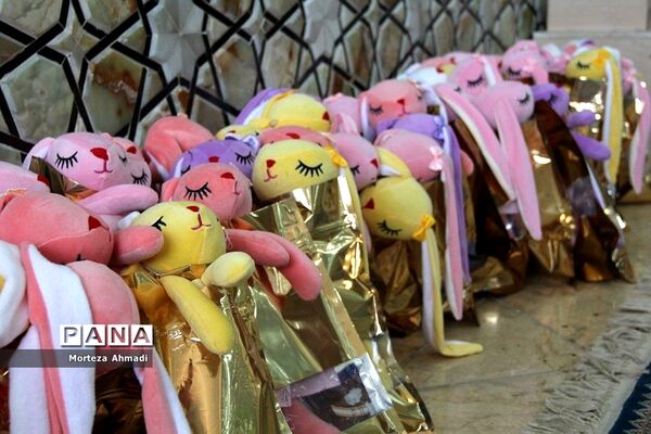 برگزاری جشن تکلیف دانش‌آموزان دبستان ام البنین یک در امامزاده عبدالله(ع) شهرری