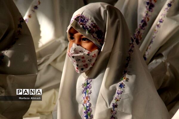 برگزاری جشن تکلیف دانش‌آموزان دبستان ام البنین یک در امامزاده عبدالله(ع) شهرری