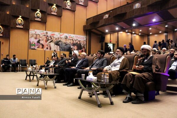 بازدید وزیر نفت از نمایشگاه «روایت پیشرفت» در قم