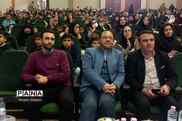 تجلیل از ستارگان قرآنی مقطع دبستان ناحیه 3 شیراز