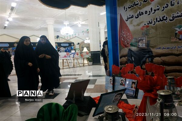 بازدید دانش‌آموزان دبیرستان شاهد مطهره از نمایشگاه ایران مرز پرگهر