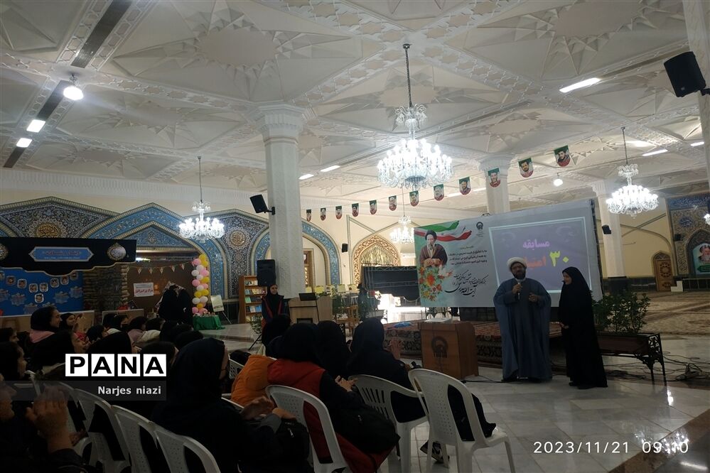 بازدید دانش‌آموزان دبیرستان شاهد مطهره از نمایشگاه ایران مرز پرگهر
