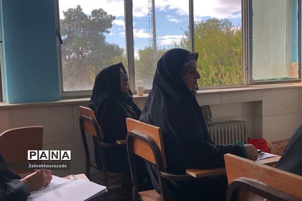 جلسه توجیهی واحد‌های پرورشی ویژه مدیران متوسطه اول و دوم در ناحیه دو ری