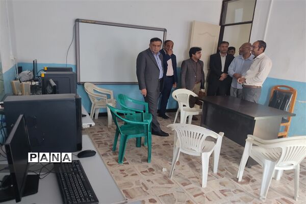 دیدار صمیمانه مدیرکل آموزش و پرورش هرمزگان با دانش‌آموزان بوموسی