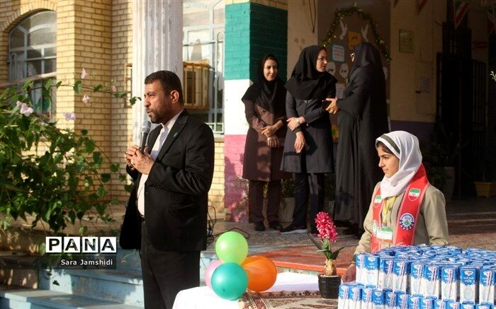 توزیع هفته‌ای ۲۵۰ هزار پاکت شیر در مدارس استان بوشهر/ فیلم