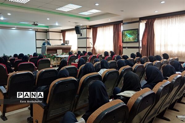 بازدید علمی دانش‌آموزان دبیرستان دخترانه علوی ناحیه 3  از بیمارستان امتیاز
