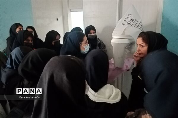 بازدید علمی دانش‌آموزان دبیرستان دخترانه علوی ناحیه 3  از بیمارستان امتیاز